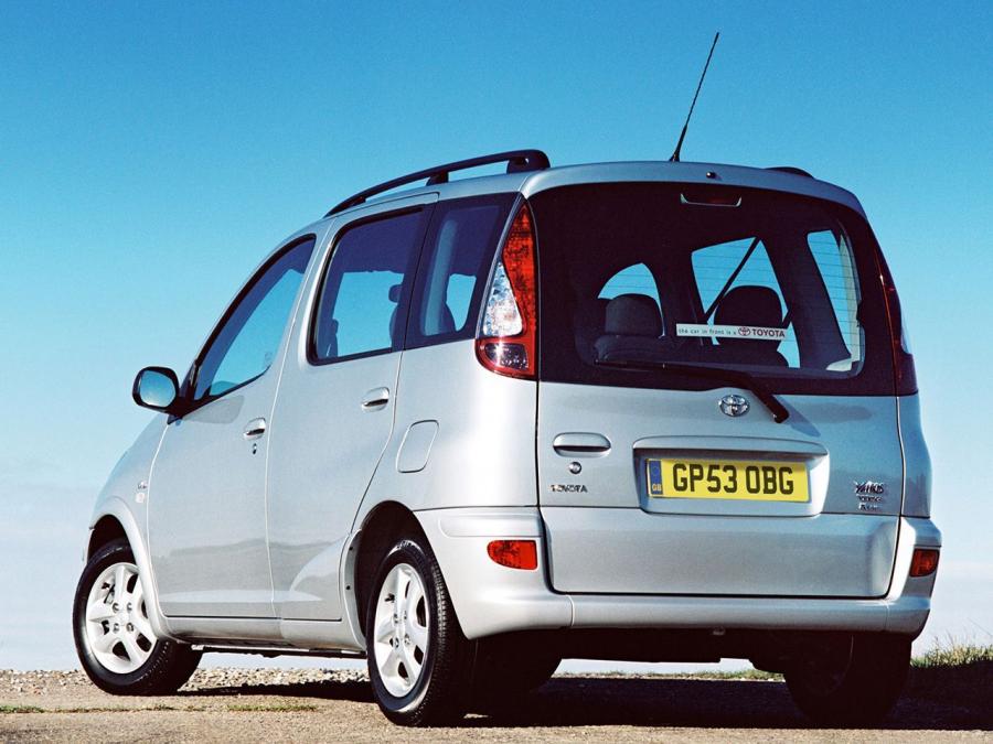  Toyota Yaris Verso 2003 года  (UK) (фото 3 из 4)